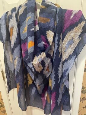 Coach (53x54inch) Stylish Navy Abstract Sheer wrap/Scarf
